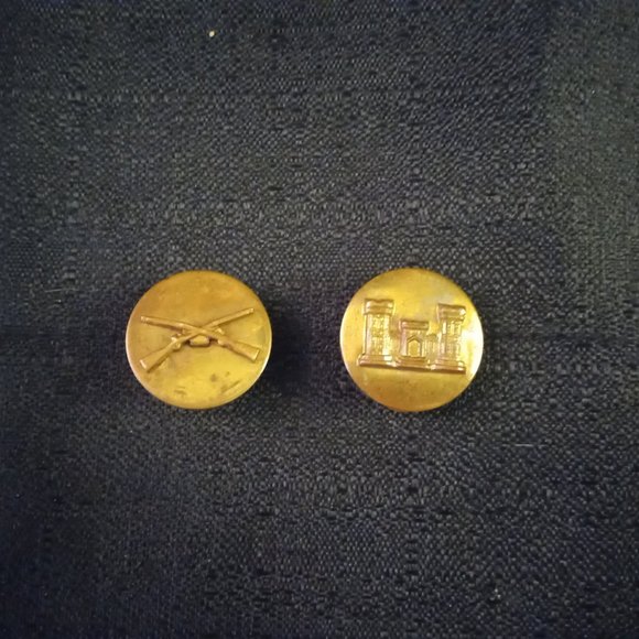 Vintage Auth. WWII Early Cavalry Enlisted + Combat Engineer Mans Collar Disk Set - Picture 2 of 6